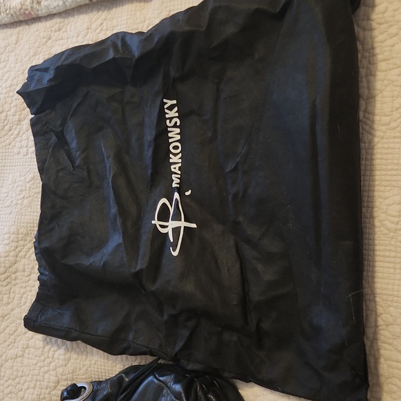 B makowsky black leather shoulder bag. - Picture 2 of 2